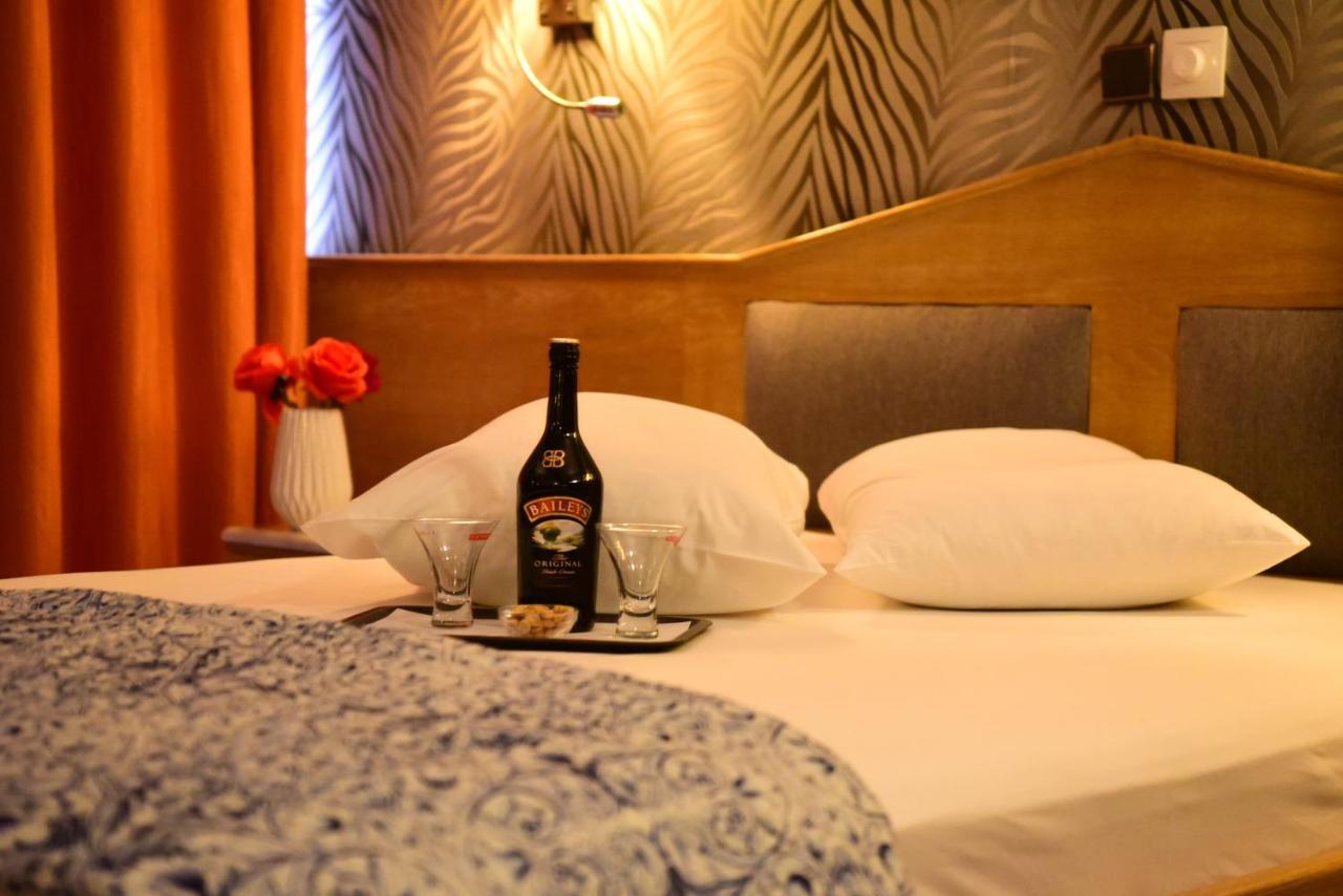 Eva Hotel Pireus Eksteriør bilde