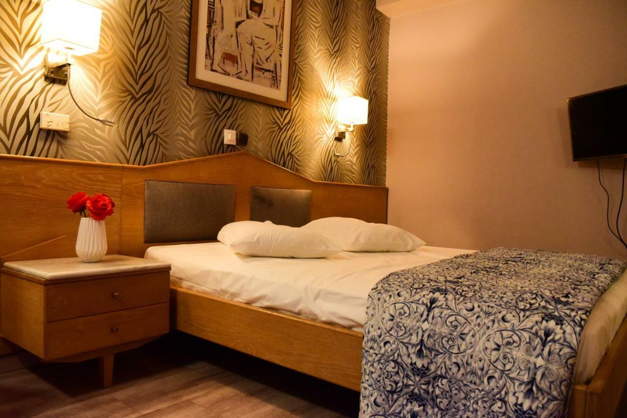 Eva Hotel Pireus Eksteriør bilde