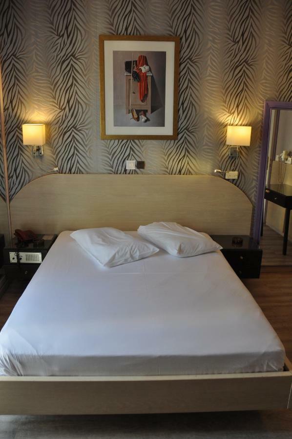 Eva Hotel Pireus Eksteriør bilde